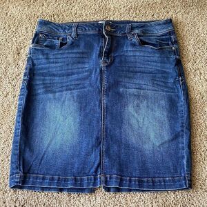 Kensie Denim skirt size 31 EUC